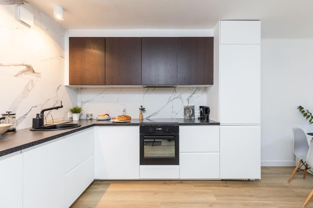 Superapart Jana Pawla Ii, Apt 302 Cozy Urban Retreat, Perfect For Couples Warsaw Exterior photo