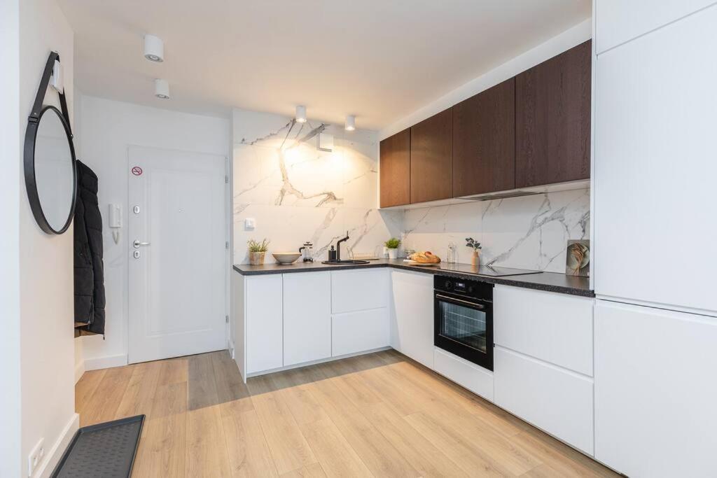 Superapart Jana Pawla Ii, Apt 302 Cozy Urban Retreat, Perfect For Couples Warsaw Exterior photo