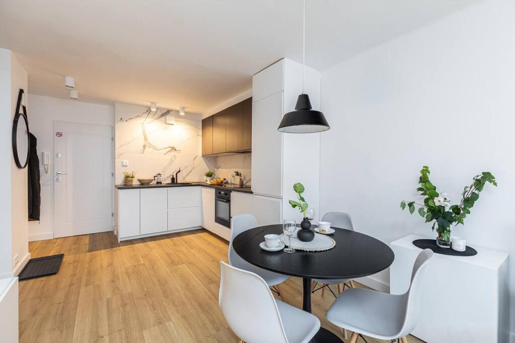 Superapart Jana Pawla Ii, Apt 302 Cozy Urban Retreat, Perfect For Couples Warsaw Exterior photo